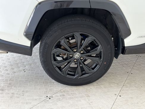 Used 2022 Toyota RAV4 XSE AWD/4WD image 12