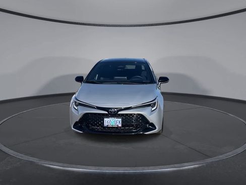 Certified 2025 Toyota Corolla Hatchback w/ SE Package image 3