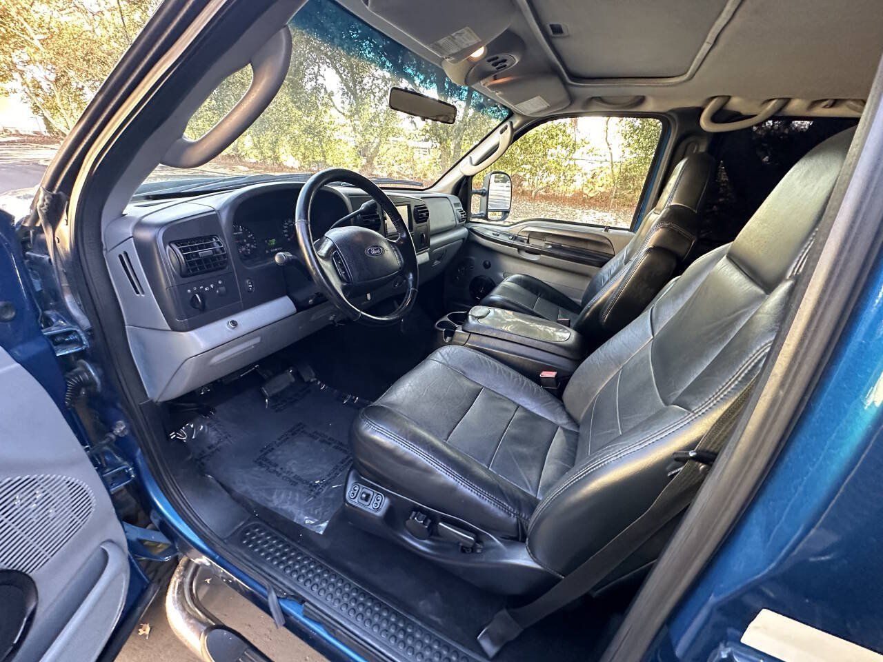 Used 2005 Ford F250 XLT AWD/4WD image 16
