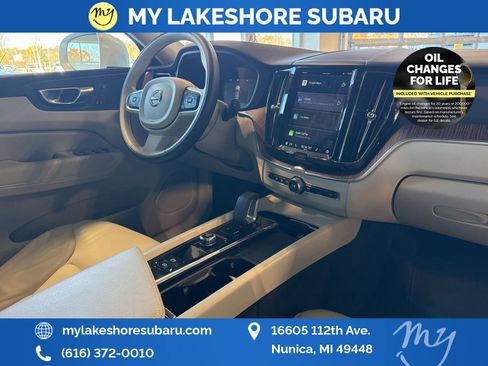 Used 2022 Volvo XC60 B5 Momentum image 27