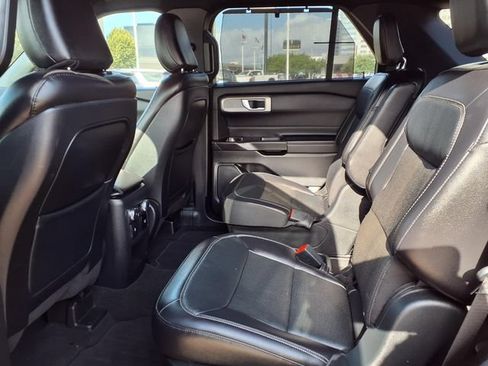 Used 2020 Ford Explorer Limited RWD image 5