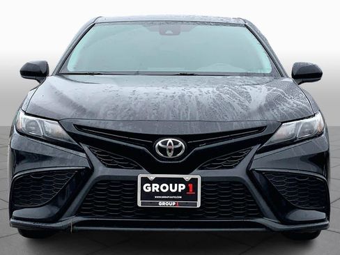 Used 2021 Toyota Camry SE image 5