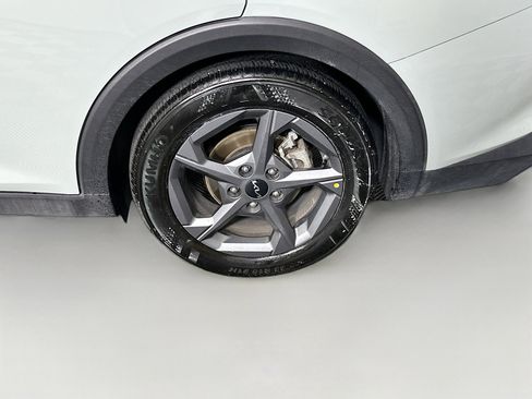 Used 2025 Kia K4 LXS image 11