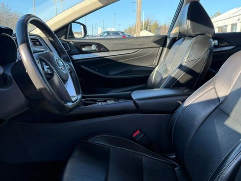 Used 2022 Nissan Maxima SV w/ Floor Mat Group image 18