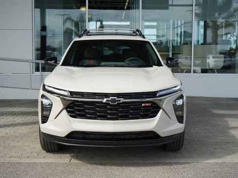 New 2026 Chevrolet Trax RS w/ Sunroof Package FWD image 3