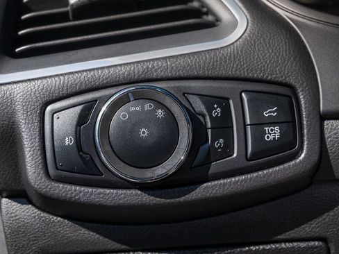 Used 2024 Ford Edge Titanium image 16