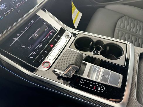New 2025 Audi RS Q8 performance image 16