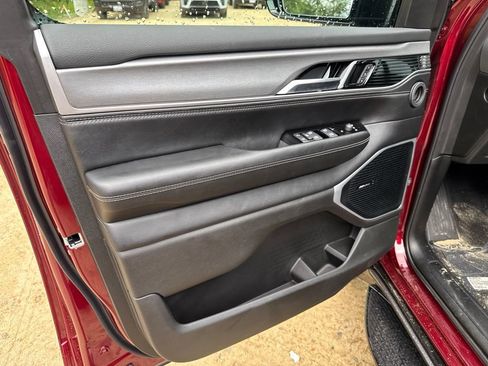 New 2026 Jeep Grand Wagoneer 4WD image 18