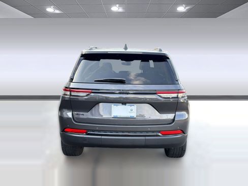 Used 2022 Jeep Grand Cherokee Altitude image 9