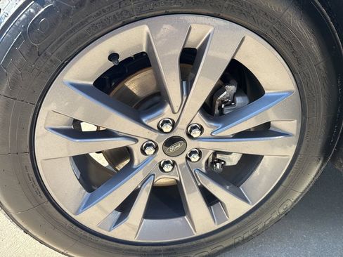 Used 2022 Ford Explorer XLT w/ Equipment Group 202A image 36