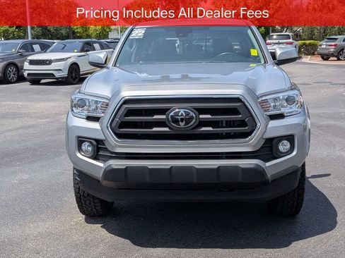 Certified 2022 Toyota Tacoma SR5 AWD/4WD image 11