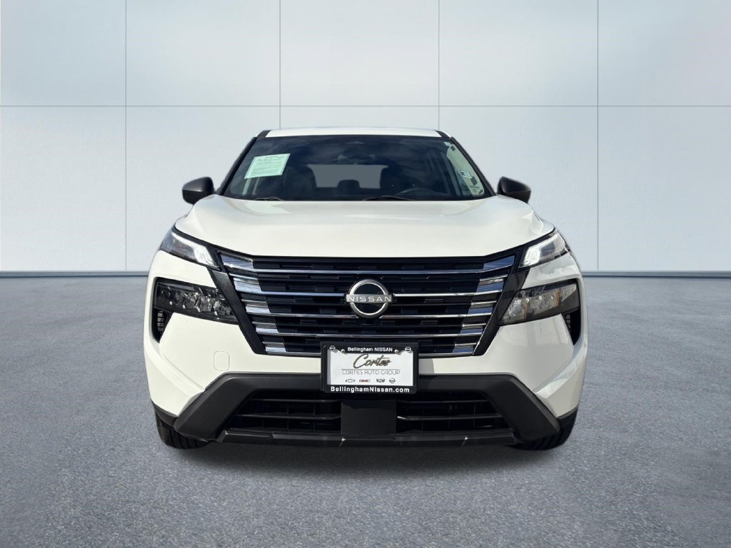 Used 2024 Nissan Rogue S AWD/4WD image 2