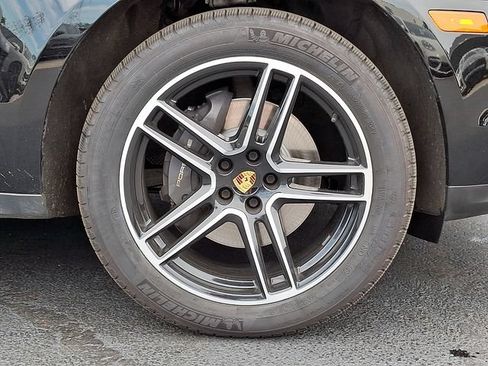 Certified 2021 Porsche Macan AWD/4WD image 12