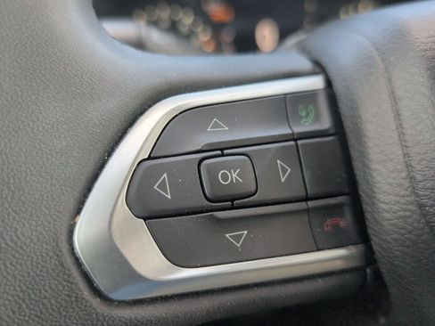 Used 2024 Jeep Compass Latitude AWD/4WD image 13