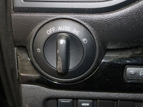 Used 2022 Nissan Titan SV w/ SV Convenience Package image 22