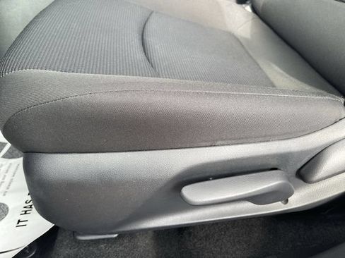Used 2025 Toyota RAV4 LE AWD/4WD image 13