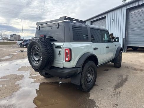 Used 2024 Ford Bronco Badlands image 7