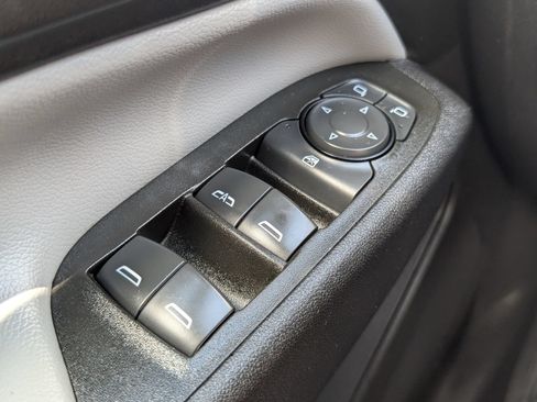 Used 2021 Chevrolet Equinox LT AWD/4WD image 29