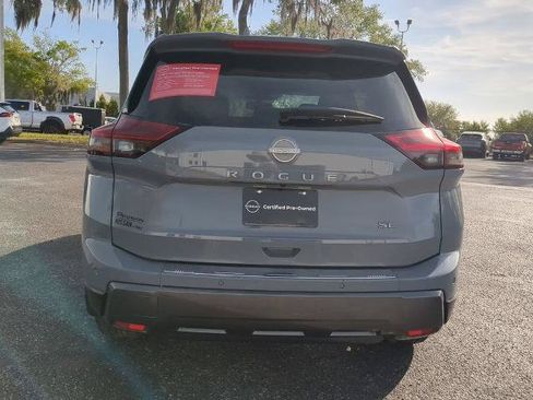 Certified 2025 Nissan Rogue SL w/ Tech Package FWD image 5