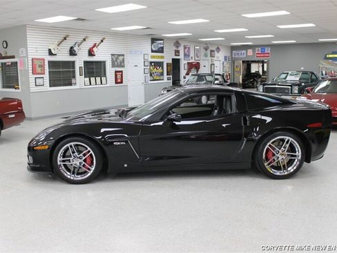 Used 2008 Chevrolet Corvette Z06 w/ Preferred Equipment Group RWD image 2