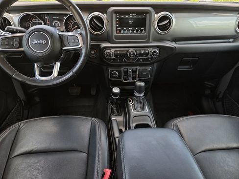 Used 2021 Jeep Wrangler Unlimited Sahara AWD/4WD image 8