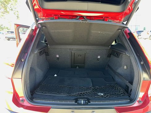 Used 2019 Volvo XC40 T5 R-Design image 27