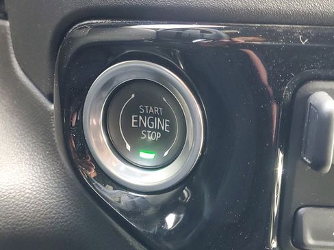 Used 2023 Chevrolet Silverado 1500 High Country image 30