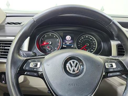 Used 2019 Volkswagen Atlas SE w/ Towing Package AWD/4WD image 15