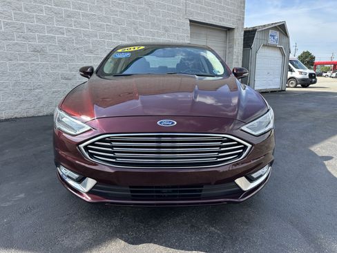 Used 2017 Ford Fusion SE w/ Fusion SE Technology Package AWD/4WD image 3