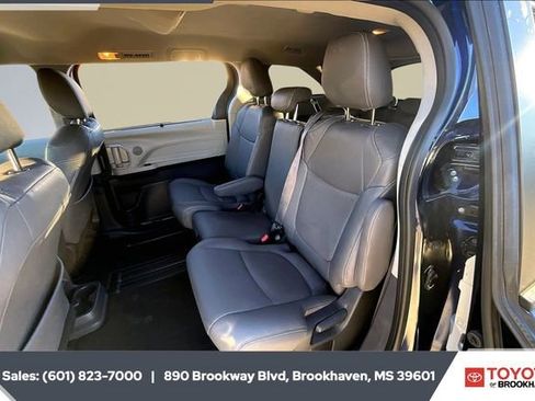Used 2023 Toyota Sienna LE image 19