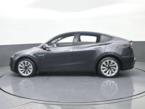 Used 2026 Tesla Model Y 2WD image 3