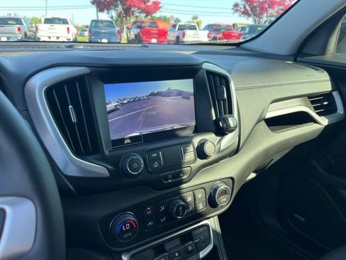 Used 2024 GMC Terrain SLT w/ Infotainment Package II FWD image 21