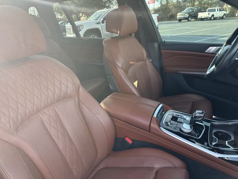 Used 2022 BMW ALPINA XB7 image 40