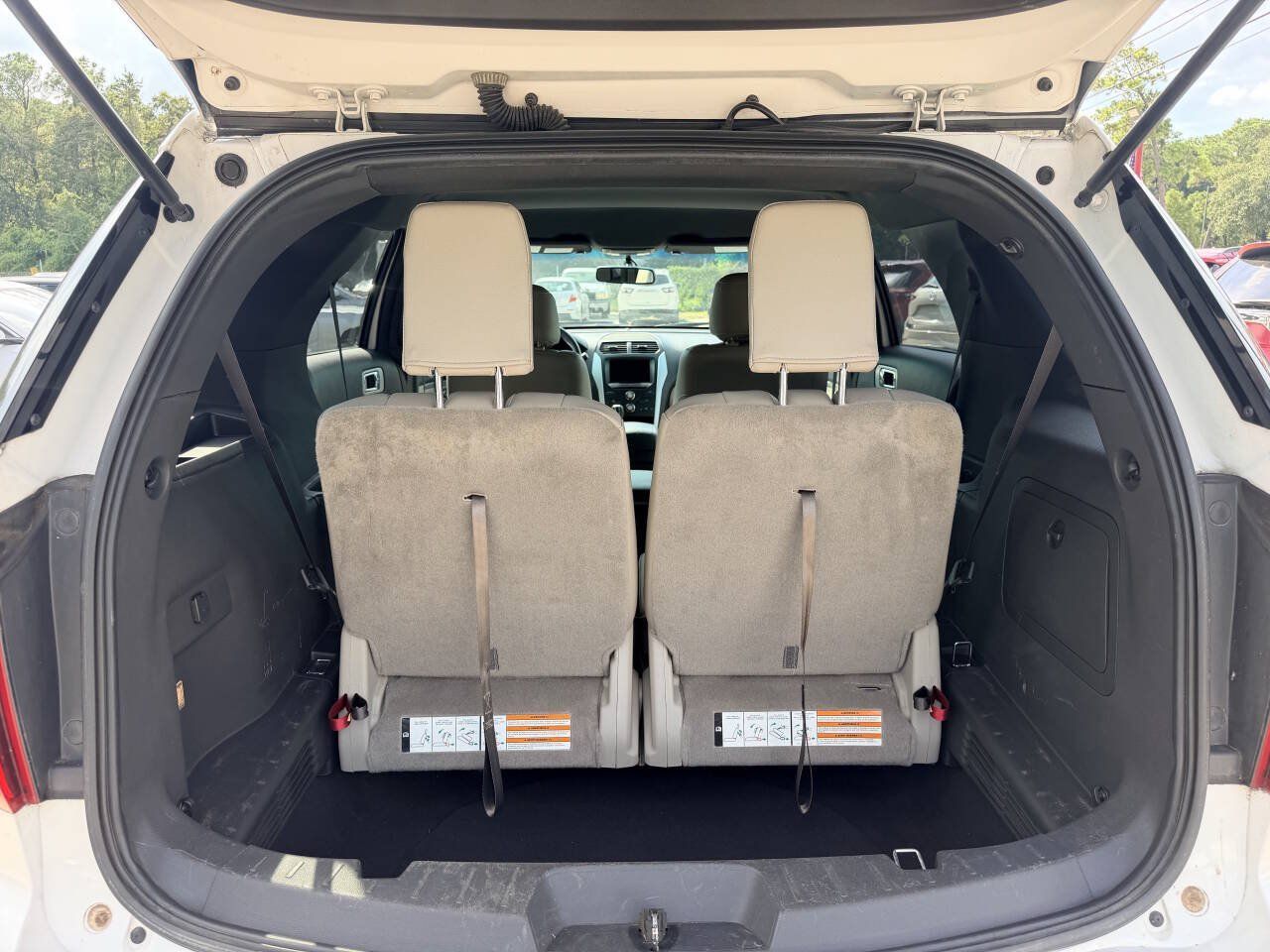 Used 2015 Ford Explorer XLT w/ Equipment Group 202A FWD image 8