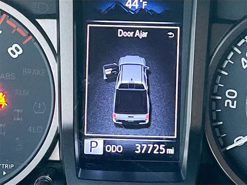 Used 2020 Toyota Tacoma TRD Sport w/ Technology Package image 12