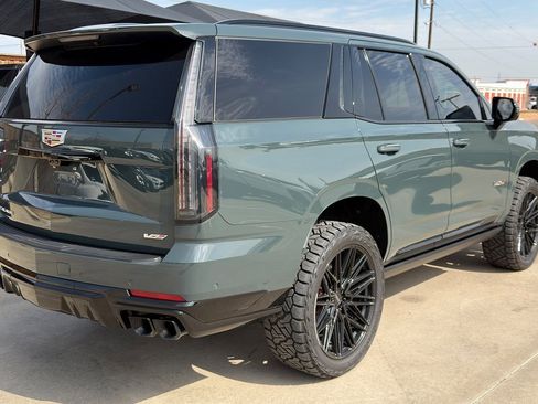 Used 2025 Cadillac Escalade V w/ LPO, Floor Liner Package image 4