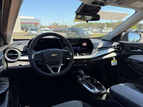New 2026 Chevrolet Trax LT w/ Driver Confidence Package FWD image 15