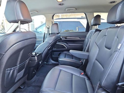 Used 2023 Kia Telluride S image 28