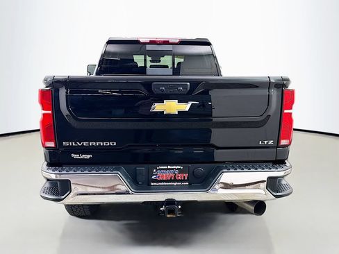 Used 2025 Chevrolet Silverado 2500 LTZ w/ LTZ Premium Package AWD/4WD image 7