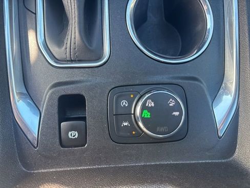 Used 2023 Chevrolet Traverse LT w/ LT Premium Package image 17