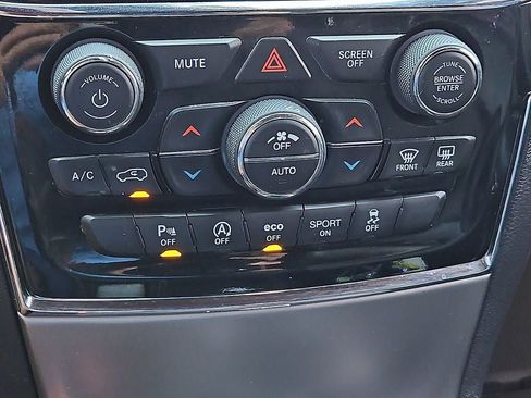 Used 2020 Jeep Grand Cherokee Limited w/ Luxury Group II RWD image 27