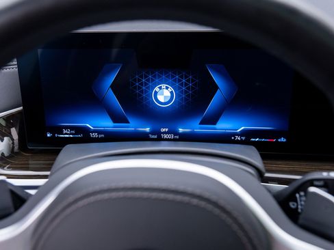 Certified 2024 BMW X5 xDrive40i w/ Executive Package image 22