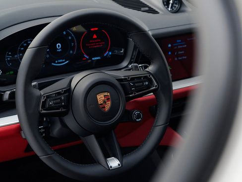 New 2026 Porsche Cayenne Coupe image 22