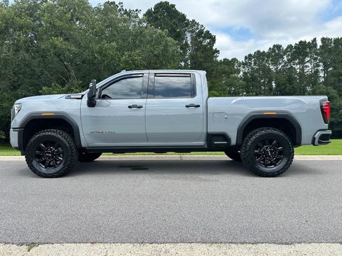 Used 2024 GMC Sierra 2500 AT4 w/ AT4 Premium Plus Package AWD/4WD image 8