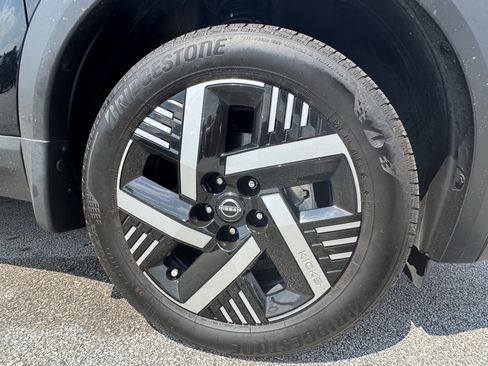 Used 2026 Nissan Kicks SV FWD image 13