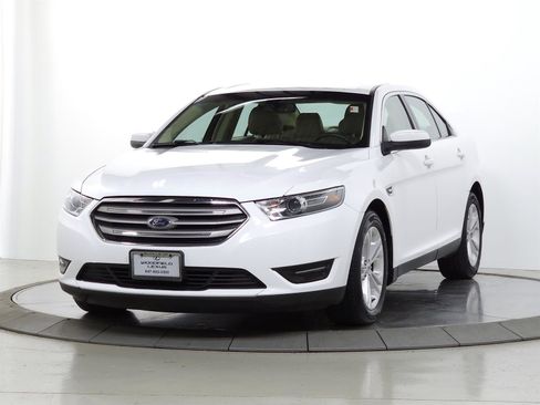 Used 2017 Ford Taurus SEL w/ Equipment Group 201A FWD image 3