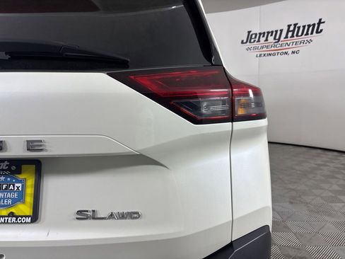 Used 2023 Nissan Rogue SL w/ SL Premium Package AWD/4WD image 34