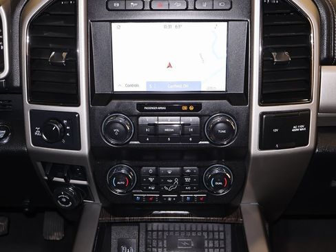 Certified 2021 Ford F250 Lariat image 30