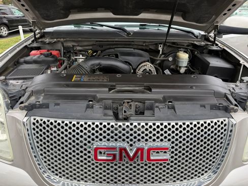 Used 2007 GMC Yukon Denali AWD/4WD image 31