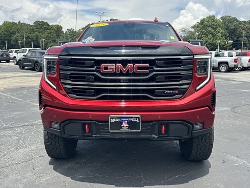 Used 2025 GMC Sierra 1500 AT4 w/ AT4 Premium Package AWD/4WD image 3